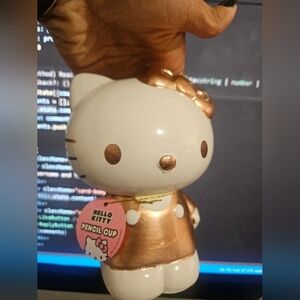 Brand New Hello Kitty Ceramic Pencil Cup Holder White & Metallic Rose Gold 5"